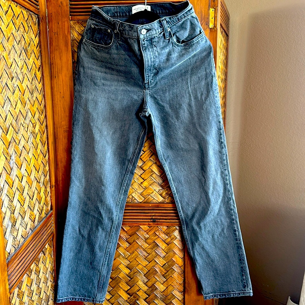 Abercrombie & Fitch Women’s Straight Leg Jeans — gray 90s straight ultra high